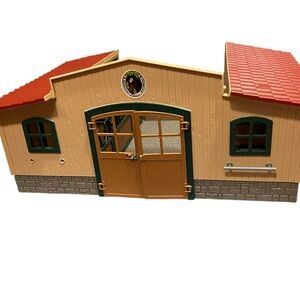 Toy Barn with Red Roof and Green Accents Schleich Horse Club Stable